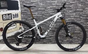 Pivot Mach 4 SL 29", MD, Pro XO Eagle Transmisson