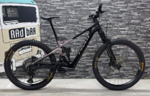 Pivot Pivot Shuttle (Avinox M2S) AMP'D Mullet MX Pro, Gr. L